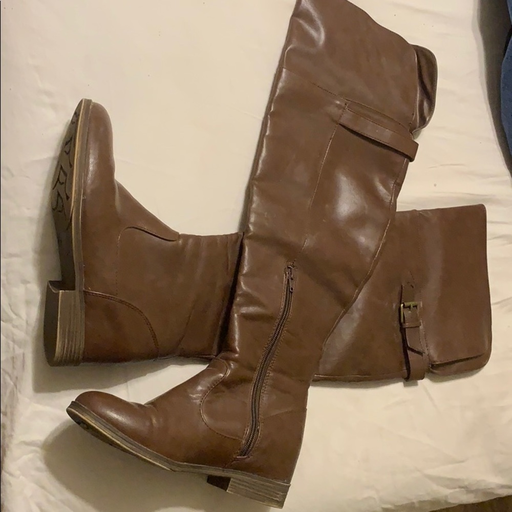 G H Bass & Co genuine leather boots